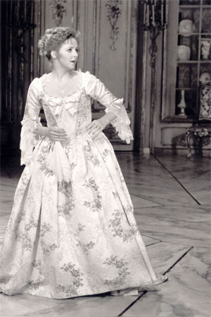 Barbara Kilduff as Sophie in Munich's DER ROSENKAVALIER