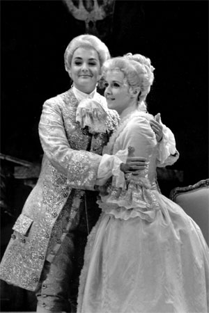 Barbara Kilduff as Sophie in San Diego's DER ROSENKAVALIER